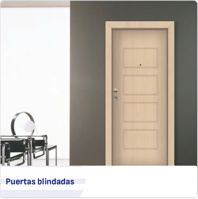 Puerta blindada de entrada con sistema de bloqueo de seguridad reforzado
